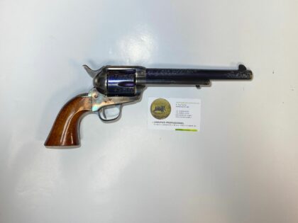 Revolver Uberti Mod. 1873 Cattleman gravé Cal. 44/40